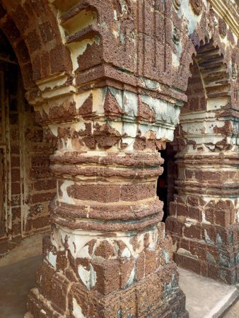 Téléchargez les photos : Vue depuis les piliers du temple de Bishnupur le 27 janvier 2023. - en image libre de droit
