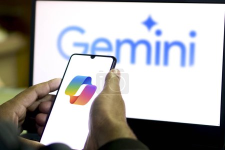 Téléchargez les photos : Google a annoncé un nouveau modèle d'IA appelé Gemini pour rivaliser avec Copilot, Dacca, Bangladesh- 11 Février 2024. - en image libre de droit