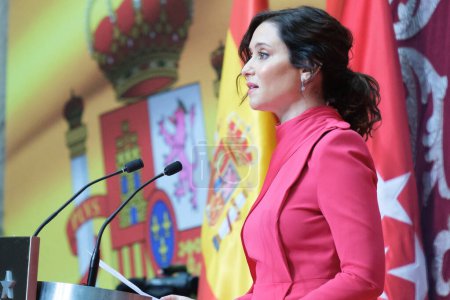 Téléchargez les photos : La présidente de la Communauté Isabel Daz Ayuso, participe aux événements de l'anniversaire de la Constitution espagnole, à la Real Casa de Correos, le 4 décembre 2023, à Madrid, Espagne. - en image libre de droit