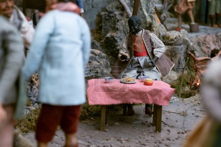 Foto de Varias figuras del Belén Napolitano del Príncipe del siglo XVIII se exhiben durante su presentación, en el Palacio Real, el 5 de diciembre de 2023, en Madrid, España. - Imagen libre de derechos