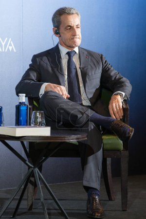 Téléchargez les photos : L'ancien président de la République Nicolas Sarkozy lors de la présentation du livre "Les années de luttes", à l'hôtel Mandarin Oriental Ritz, le 11 décembre 2023 à Madrid, Espagne - en image libre de droit