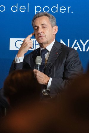 Foto de El ex presidente de la República Francesa Nicolas Sarkozy durante la presentación del libro 'Los años de las luchas', en el Hotel Mandarin Oriental Ritz, el 11 de diciembre de 2023 en Madrid, España - Imagen libre de derechos
