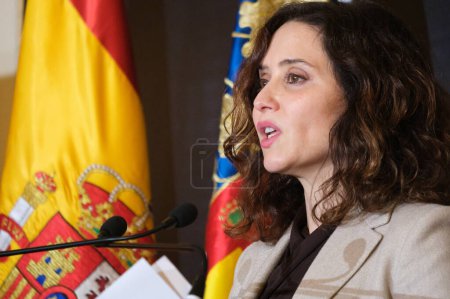 Foto de La presidenta de la Comunidad de Madrid, Isabel Díaz Ayuso, durante la II Cumbre Empresarial de la Comunidad de Madrid, en el Real Casino de Madrid, el 12 de diciembre de 2023 en Madrid, España. - Imagen libre de derechos
