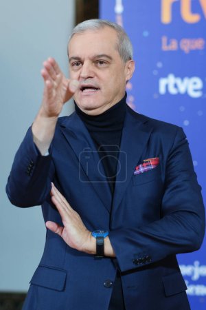 Téléchargez les photos : Ramon Garcia lors de la présentation de RTVE de "La programmation de la saison de Noël" le décembre 19, 2023 à Madrid, Espagne. - en image libre de droit