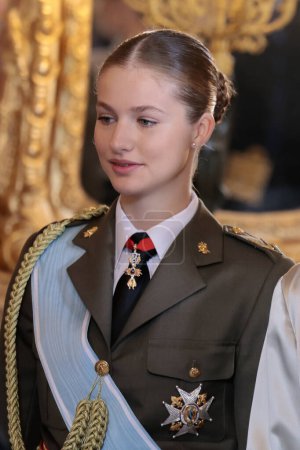Foto de La princesa heredera Leonor de España asiste a la ceremonia de la Militar Pascua en el Palacio Real el 06 de enero de 2024 en Madrid, España - Imagen libre de derechos
