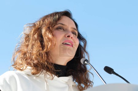Téléchargez les photos : Isabel Diaz Ayuso lors d'une manifestation à Madrid pour montrer leur rejet du pacte Junts-psoe le 28 janvier 2024 à Madrid, Espagne - en image libre de droit