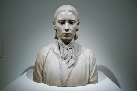 Foto de Vista de la exposición "El realismo íntimo de Isabel Quintanilla" en el Museo Nacional Thyssen-Bornemisza de Madrid, 26 de febrero de 2024, España - Imagen libre de derechos