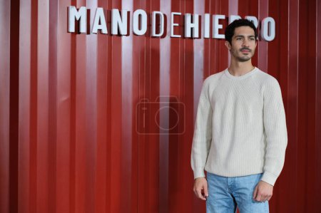 Foto de El actor Chino Darn asiste a la presentación de "Mano De Hierro" en el Hotel Thompson el 05 de marzo de 2024 en Madrid, España - Imagen libre de derechos