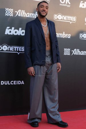 Téléchargez les photos : Omar pose lors du photocall des Idolo Awards 2024 au Théâtre Principe Pio 14 mars 2024 à Madrid Espagne - en image libre de droit