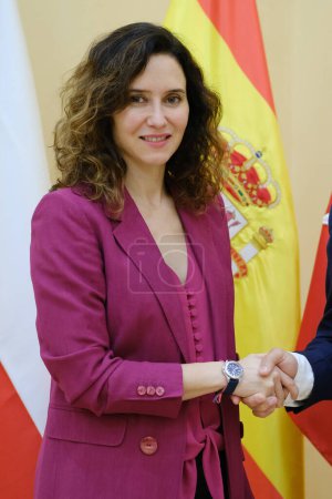 Téléchargez les photos : Le président de la Communauté de Madrid, Isabel Diaz Ayuso, reçoit l'ambassadeur de la République tchèque à la Real Casa de Correos, le 19 mars 2024 à Madrid, Espagne. - en image libre de droit
