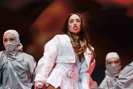 Foto de La cantante Nicki Nicole actúa durante el concierto de Abre su alma tour en el Wizkcenter de Madrid. 21 de marzo de 2024 España - Imagen libre de derechos
