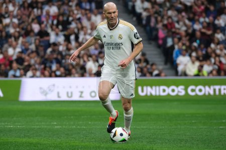 Téléchargez les photos : Zinedine Zidane lors du match de football caritatif Corazon Classic 2024 entre le Real Madrid et le FC Porto, au stade Santiago Bernabeu à Madrid le 23 mars 2024. - en image libre de droit