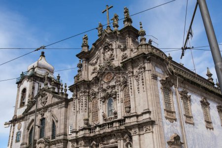 Téléchargez les photos : Vue de l'église d'Igreja do Carmo à Porto, 1 avril 2024 Portugal - en image libre de droit