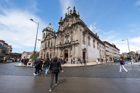 Téléchargez les photos : Vue de l'église d'Igreja do Carmo à Porto, 1 avril 2024 Portugal - en image libre de droit