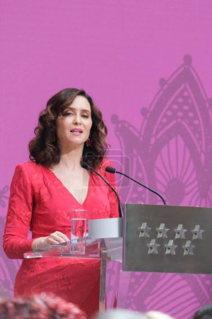 Foto de La presidenta de la Comunidad de Madrid Isabel Díaz Ayuso durante la presentación del premio de la Orden del Dos de Mayo, en la Real Casa de Correos, el 02 de mayo de 2024 en Madrid, España. - Imagen libre de derechos