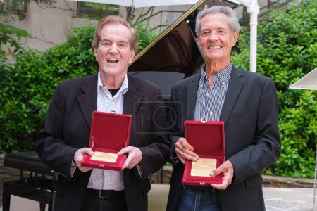 Téléchargez les photos : Les membres du Duo Dinamico, Manuel de la Calva et Ramon Arcusa lors de l'attribution de la médaille d'honneur SGAE, au siège de la SGAE à Madrid, le 9 mai 2024, à Madrid, Espagne. - en image libre de droit
