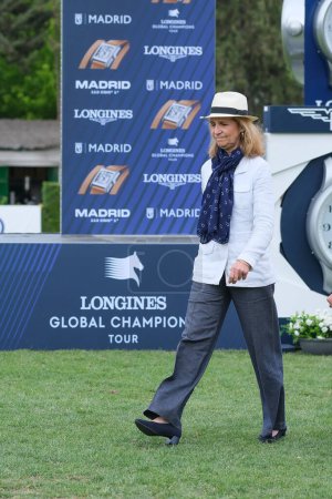 Foto de Princesa Elena de Borbón visitando el Longines Global Champions Tour Madrid en el Club de Campo Villa de Madrid el 19 de mayo de 2024, en Madrid, España. - Imagen libre de derechos
