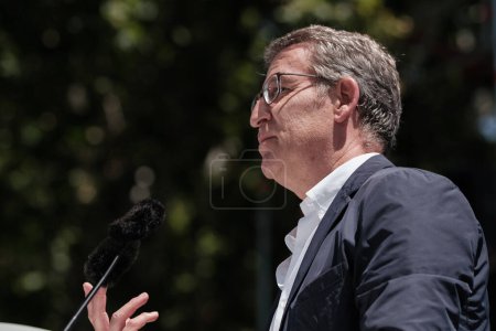 Photo for The president of the Popular Party Alberto Nuez Feijoo,  during a emonstration against the amnesty law at the Puerta de Alcala, on 26 May, 2024 in Madrid, Spain - Royalty Free Image