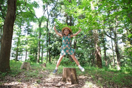 Foto de Chica para saltar de muñón - Imagen libre de derechos