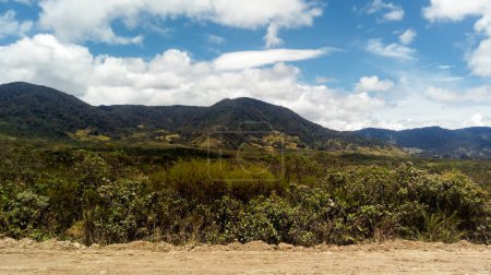 Allgemeiner Blick auf den Purac-Nationalpark im Süden Kolumbiens