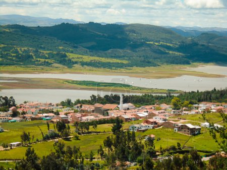Vista del hermoso pueblo de Guatavita - Cundinamarca - Colombia