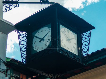 Uhr des Casa de la Moneda Museums in Bogota - Kolumbien