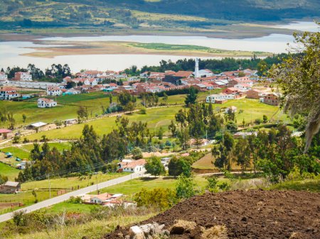 Vista de Guatavita desde Cerro de Montecillo en Cundinamarca Colombia
