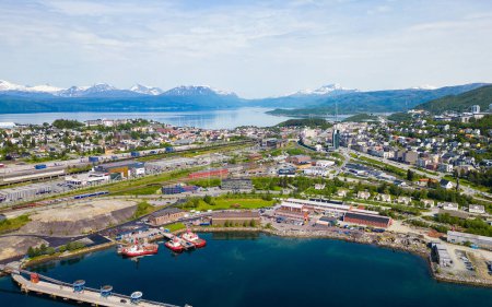 Vista aérea de la ciudad de Narvik en Noruega