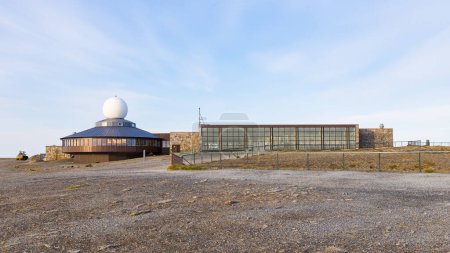 Edificio del centro de visitantes Nordkapp en el punto más septentrional de Europa en Noruega