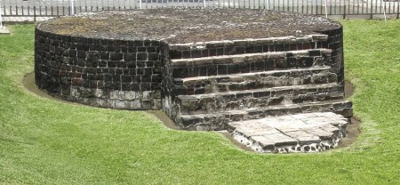 Téléchargez les photos : Tlatelolco était une ville importante de l'ancien empire aztèque, près de la plus grande ville de Tenochtitlan (la ville moderne de Mexico). Il est devenu célèbre pour son marché animé, le plus grand de tout le centre du Mexique - en image libre de droit