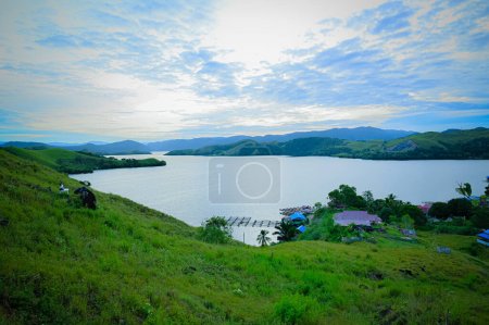 Téléchargez les photos : Vue sur le lac Sentani, Jayapura, Papouasie, Indonésie - en image libre de droit