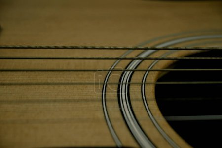 Foto de Foto de cerca de una guitarra acústica - Imagen libre de derechos