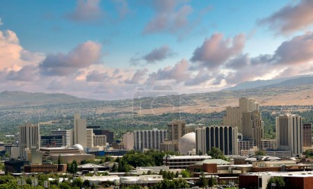 Foto de Vista panorámica de la ciudad de Reno. - Imagen libre de derechos
