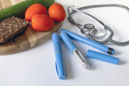 Stylo injecteur d'insuline Ozempic ou stylo à cartouche d'insuline pour diabétiques. Matériel médical pour les parients diabétiques. 