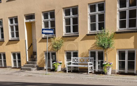 Anciennes maisons traditionnelles dans la rue à Copenhague. Photo de haute qualité 