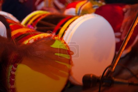 Foto de Bodu Beru Maldivas Actuación musical tradicional en instrumentos de percusión - Imagen libre de derechos