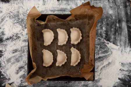 Téléchargez les photos : Boulettes faites à la main. Un plat traditionnel de la cuisine polonaise - en image libre de droit