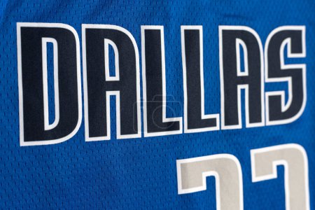 Maillot de basket Dallas de Luka avec le numéro 77