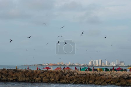 Téléchargez les photos : Carthagène vue mer avec ciel bleu. Colombie. - en image libre de droit