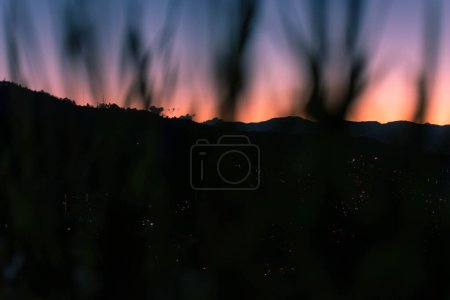 Bunter Sonnenuntergang von der Sierra Metrocable in der Stadt Medellin, Antioquia, Kolumbien.