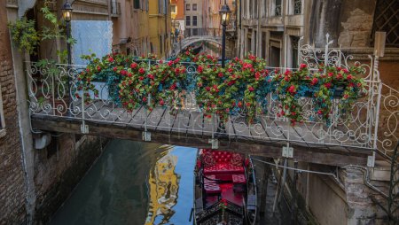 Foto de Un paseo por la mágica ciudad de Venecia Ciudad Mágica. Foto de alta calidad - Imagen libre de derechos