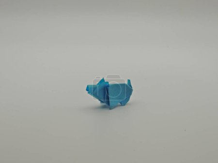 Foto de Origami de un cerdito azul. Foto de alta calidad - Imagen libre de derechos