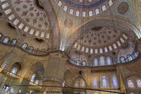 Téléchargez les photos : Mosquée bleue - La mosquée la plus importante d'Istanbul. Photo de haute qualité - en image libre de droit