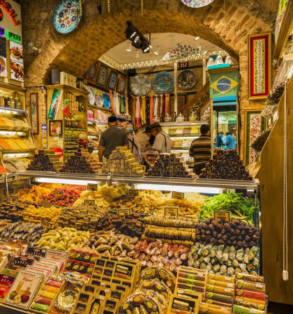 Foto de Dentro del Gran Bazar en Estambul. Foto de alta calidad - Imagen libre de derechos