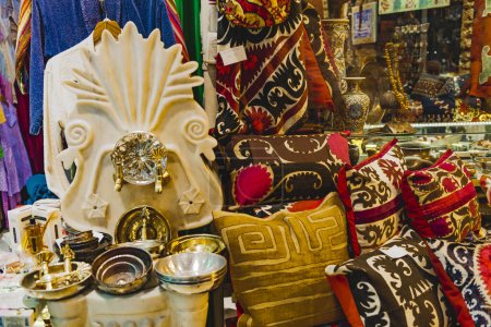 Foto de Dentro del Gran Bazar en Estambul. Foto de alta calidad - Imagen libre de derechos