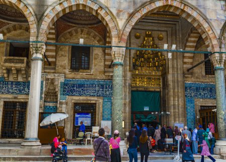 Téléchargez les photos : Hagia Sophia, joyau de l'art byzantin. D'abord une église chrétienne, puis une église orthodoxe. Photo de haute qualité - en image libre de droit