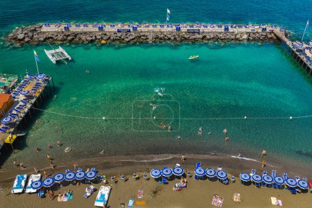 Téléchargez les photos : La ville de Positano, sur la côte amalfitaine, Italie. Photo de haute qualité - en image libre de droit