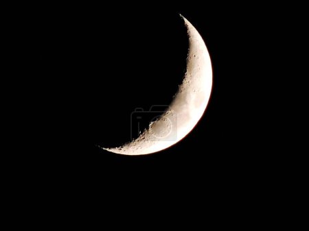 Téléchargez les photos : La Lune fantastique de la terre. Photo de haute qualité - en image libre de droit