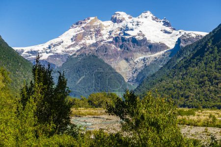 Foto de Trekking por Peulla, Chile, Cruce Andino. Foto de alta calidad - Imagen libre de derechos