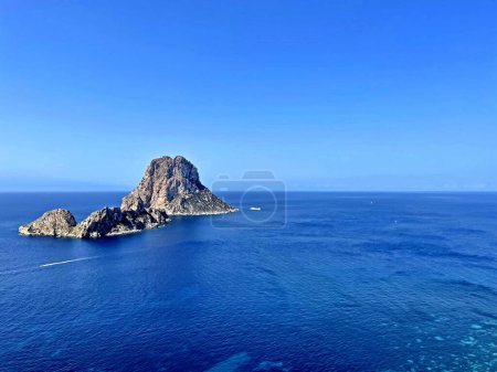 Téléchargez les photos : Es Vedra sur la merveilleuse île d'Ibiza, Îles Baléares, Espagne. Photo de haute qualité - en image libre de droit